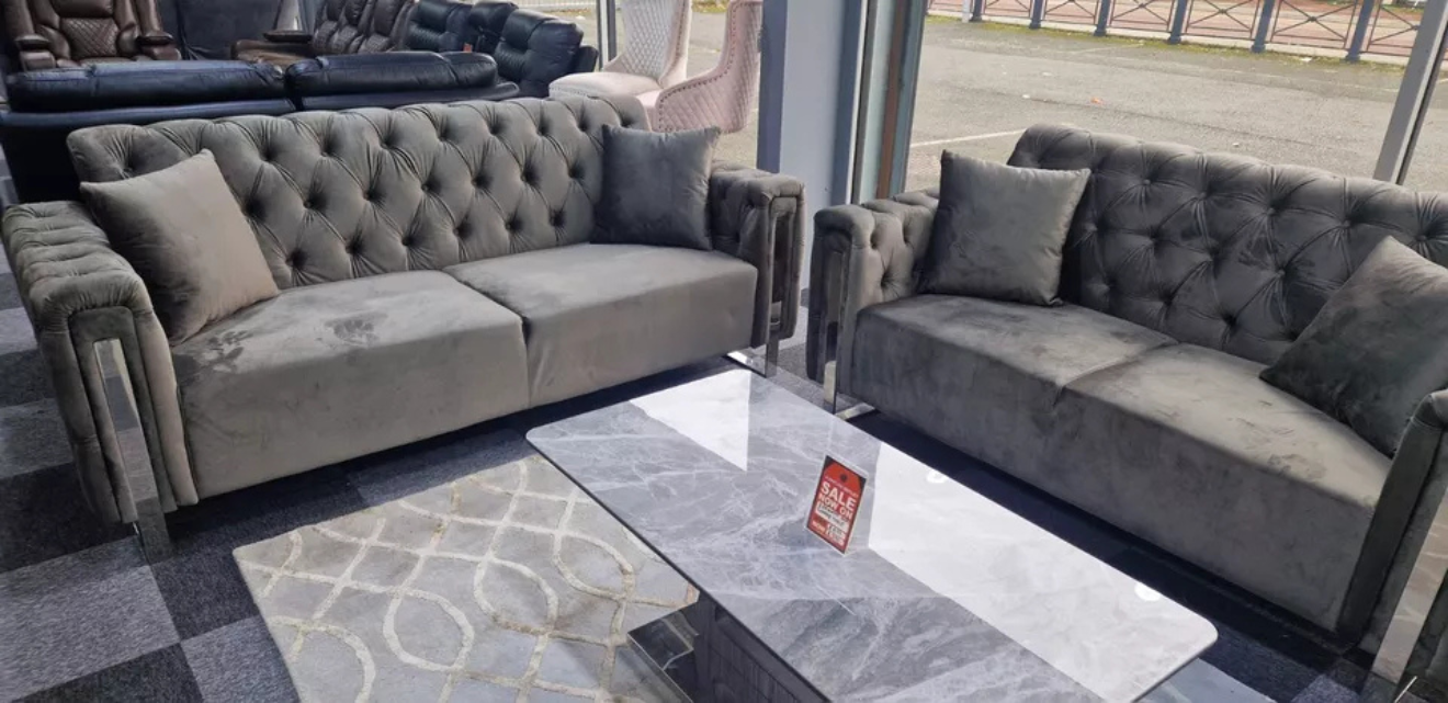 ๐๏ธ Tuxedo Sofa Set